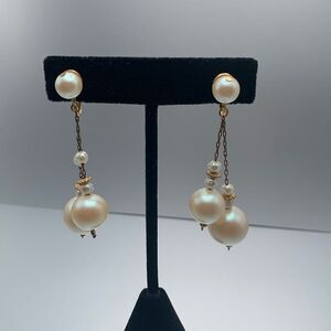 Beautiful Vintage Faux Pearl and Gold Multistrand Dangle earrings, Unmarked